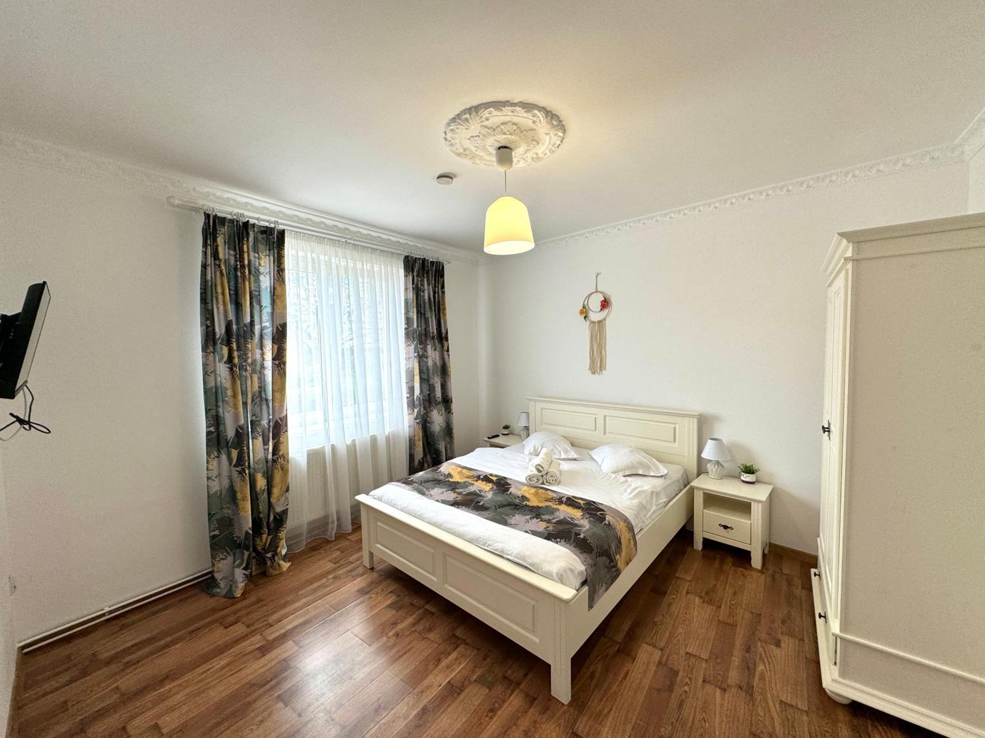 Flh - Mira Apartments Sibiu Exteriör bild