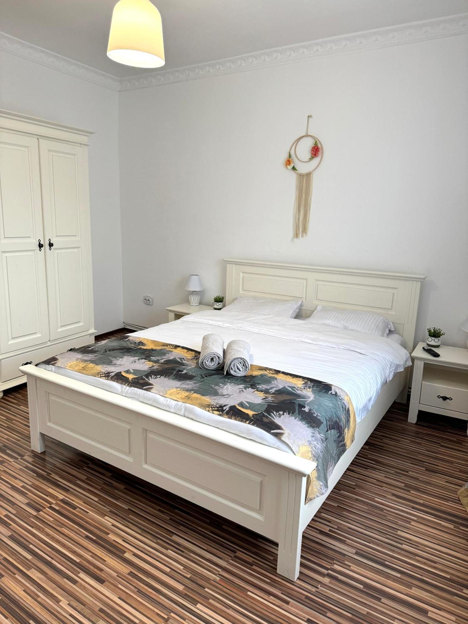 Flh - Mira Apartments Sibiu Exteriör bild