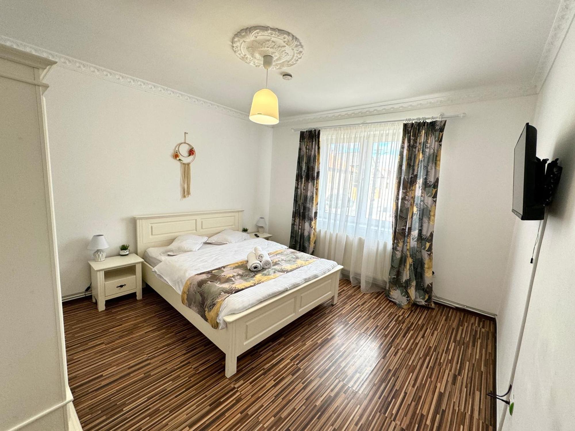 Flh - Mira Apartments Sibiu Exteriör bild