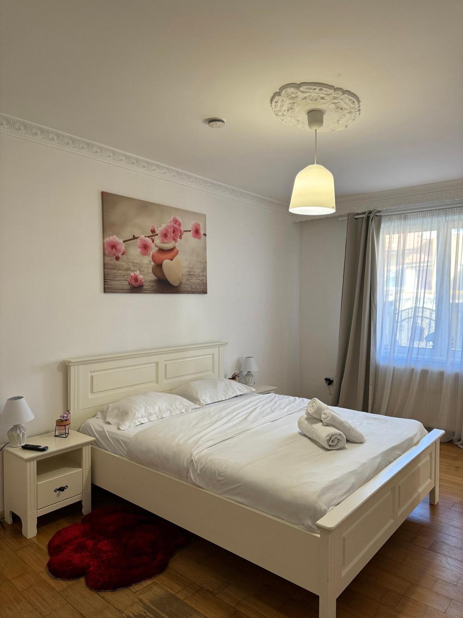 Flh - Mira Apartments Sibiu Exteriör bild