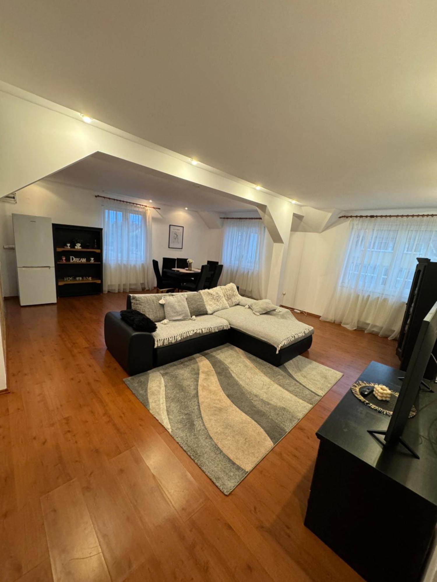 Flh - Mira Apartments Sibiu Exteriör bild