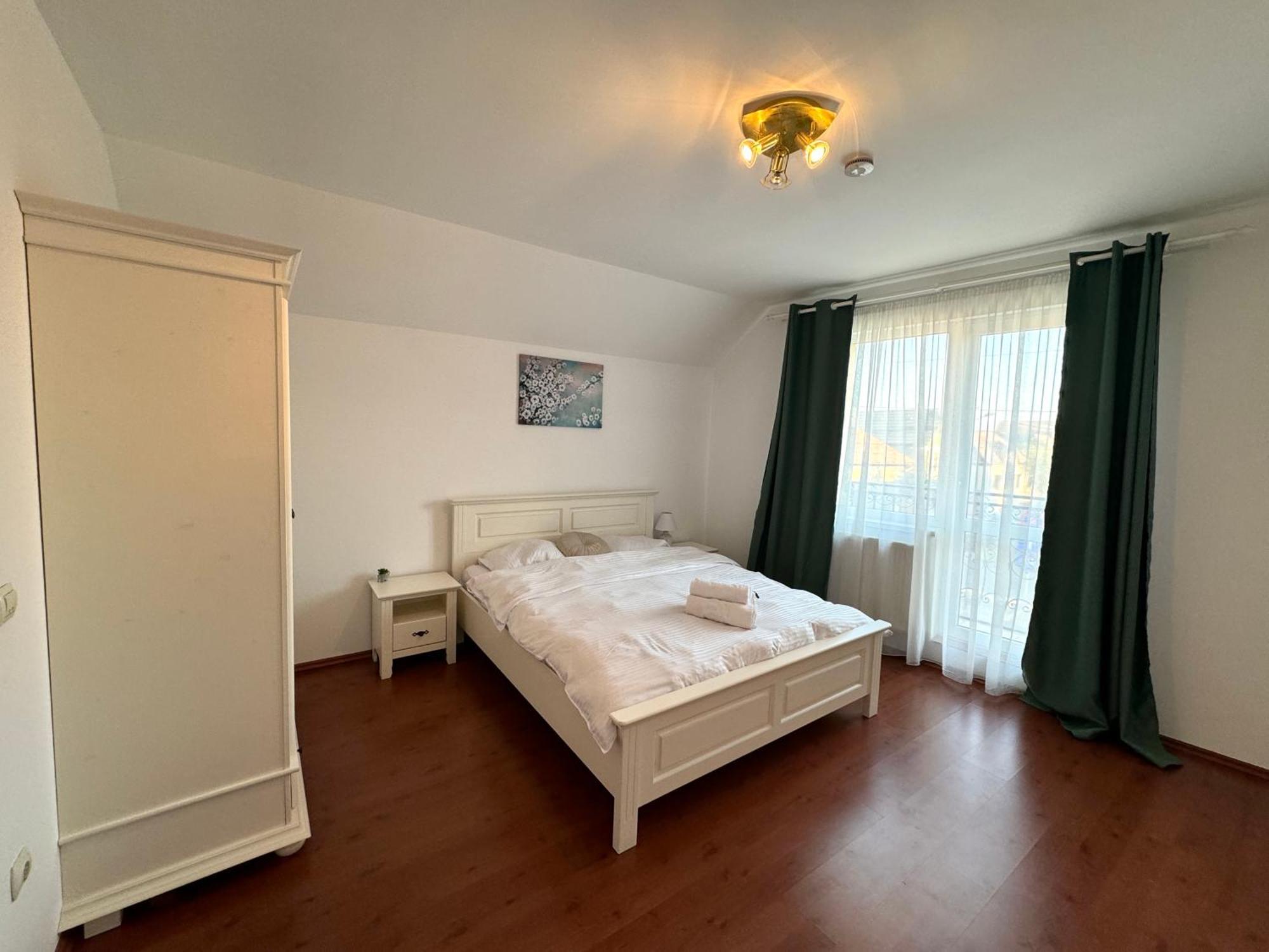 Flh - Mira Apartments Sibiu Exteriör bild